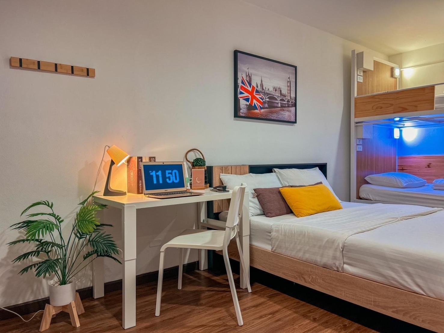 Click Hostel Bangkok Ngoại thất bức ảnh